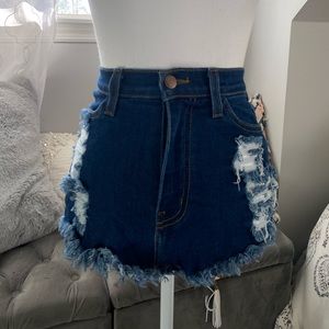 Vibrant High wasted denim shorts
